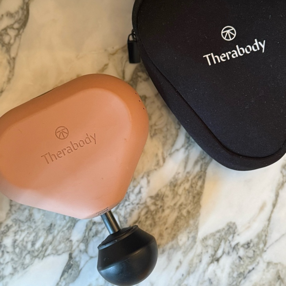 Therabody BLush colored hand-held Massage Device w/Black Case #travel